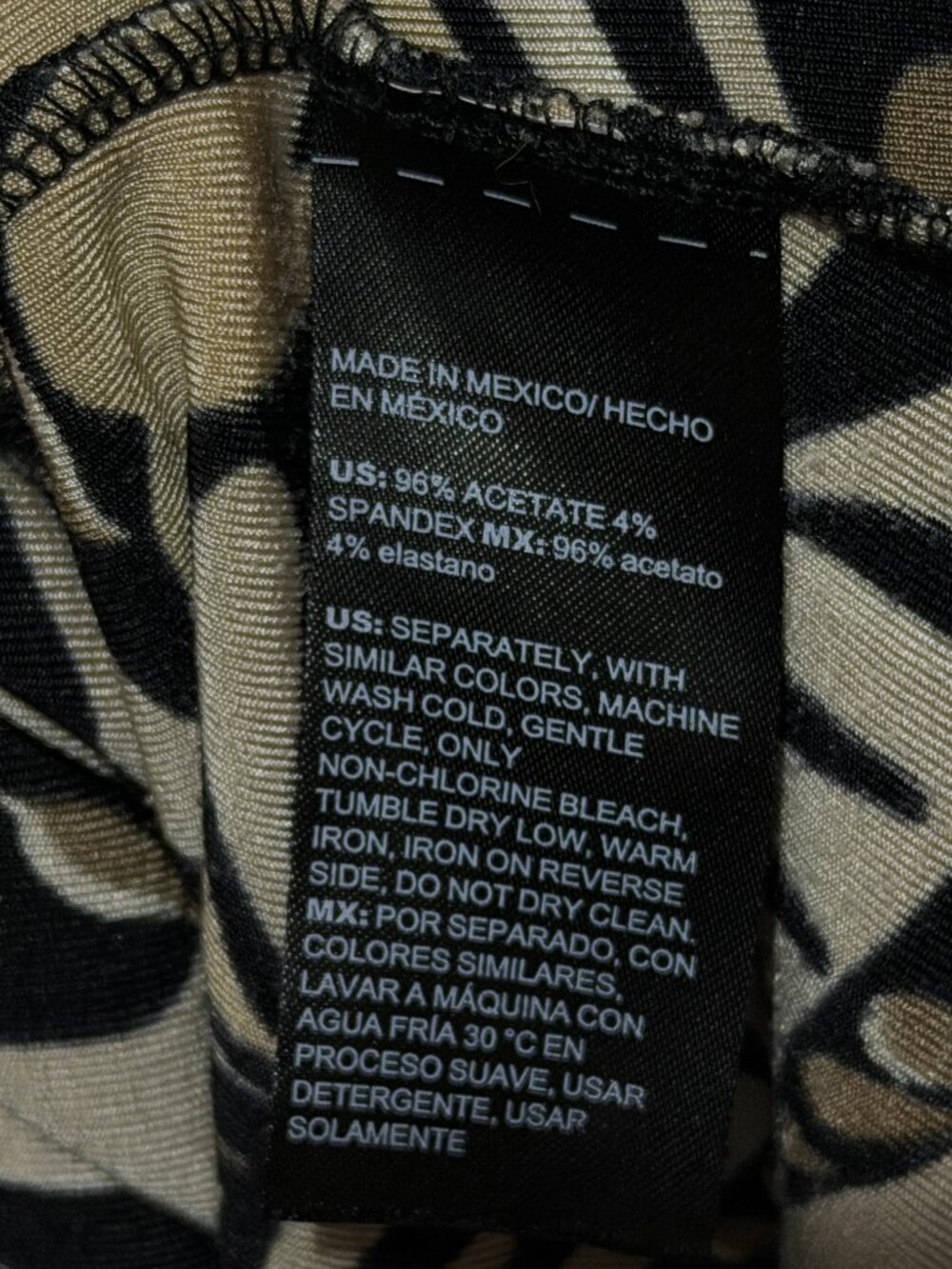 Chico's Size 3 XL Black Beige Paisley Scroll V-Neck Long Sleeve Tunic Top - Picture 12 of 16